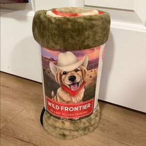 Wild frontier plush throw